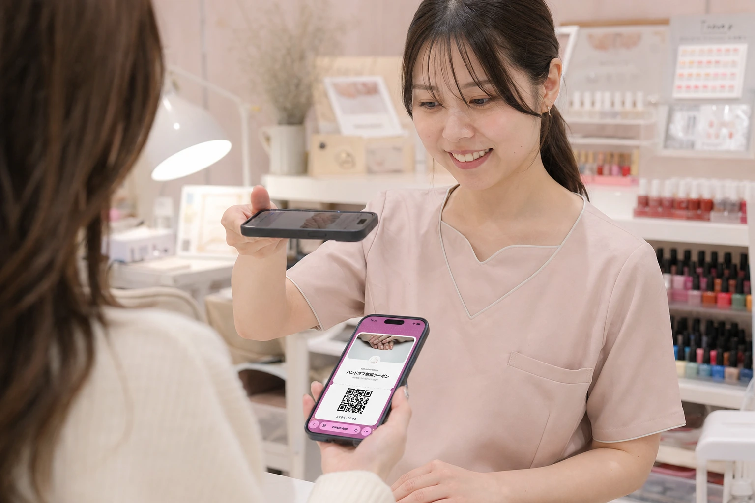 SNSでつながる、指先から広がる紹介。